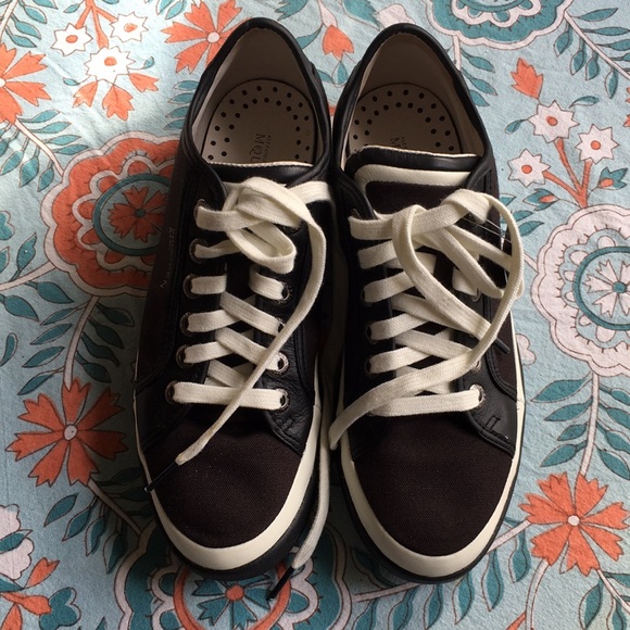 Men’s Puma Sneakers - Picture 1 of 5